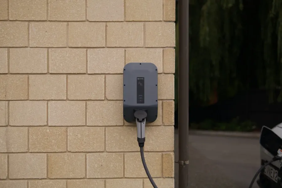 E-Auto-Ladestation in der Mietwohnung: Haben Mieter einen Anspruch?
